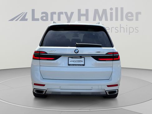 Used 2026 BMW X7 xDrive40i AWD/4WD image 4