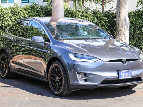 Used 2020 Tesla Model X Long Range AWD/4WD image 3