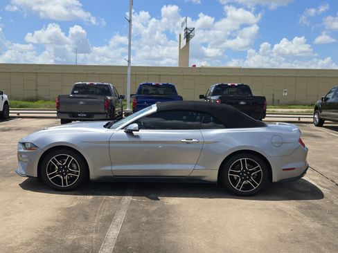 Used 2020 Ford Mustang Premium RWD image 9