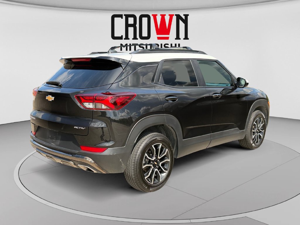 Used 2023 Chevrolet TrailBlazer ACTIV w/ Convenience Package AWD/4WD image 3