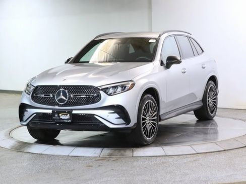 Used 2025 Mercedes-Benz GLC 350e 4MATIC w/ AMG Line image 13