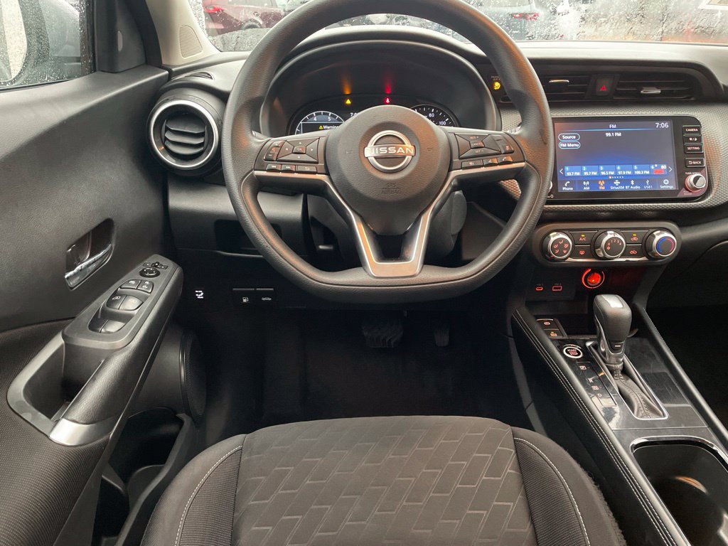 Used 2023 Nissan Kicks SV w/ Interior Electronics Package FWD image 19