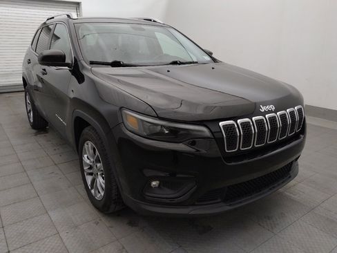 Used 2019 Jeep Cherokee Latitude Plus w/ Comfort/Convenience Group FWD image 13