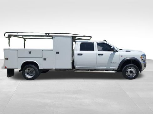 Used 2020 RAM 5500 Tradesman w/ Chrome Appearance Group AWD/4WD image 3