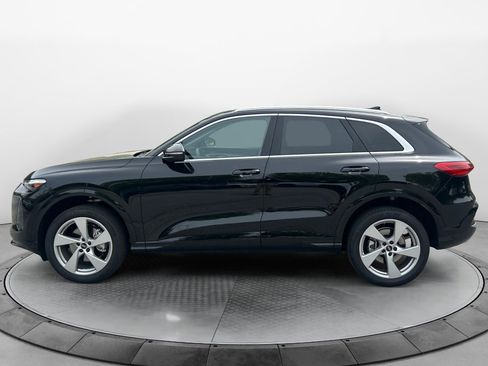 Used 2025 Audi Q5 Premium Plus w/ Premium Plus AWD/4WD image 4