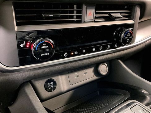 New 2026 Nissan Rogue SV FWD image 33