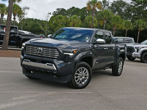 Certified 2025 Toyota Tacoma Limited AWD/4WD image 6