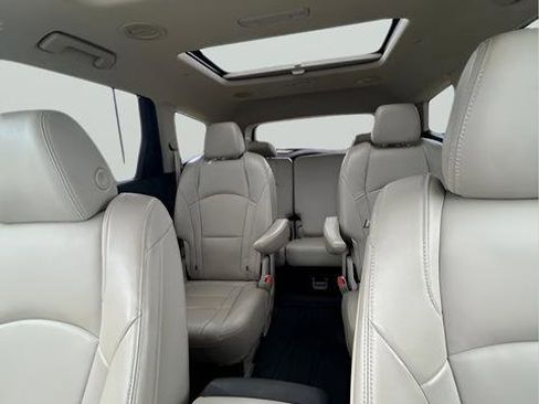 Used 2020 Buick Enclave Essence w/ Sun And Navigation Package image 14