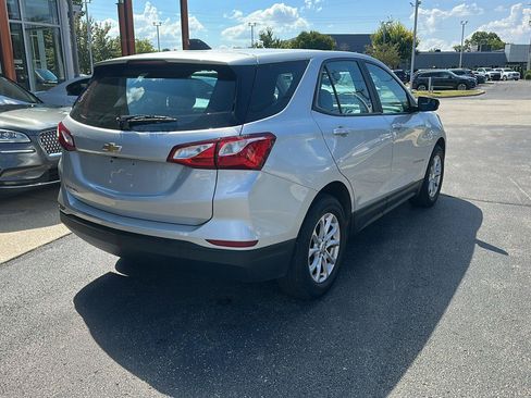 Used 2021 Chevrolet Equinox LS FWD image 3