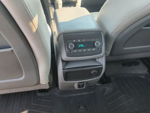 Used 2016 Chevrolet Traverse LT AWD/4WD image 12