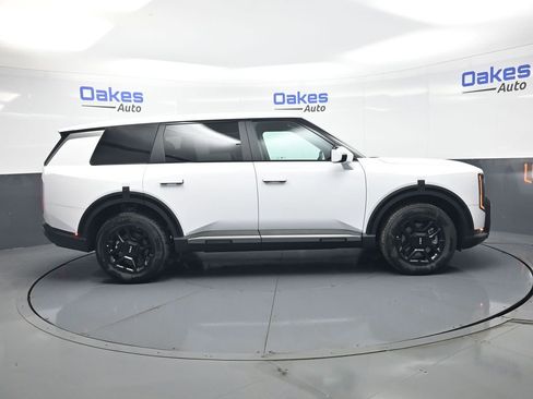 New 2027 Kia Telluride LX FWD image 9