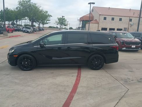 Used 2025 Honda Odyssey Sport-L image 4