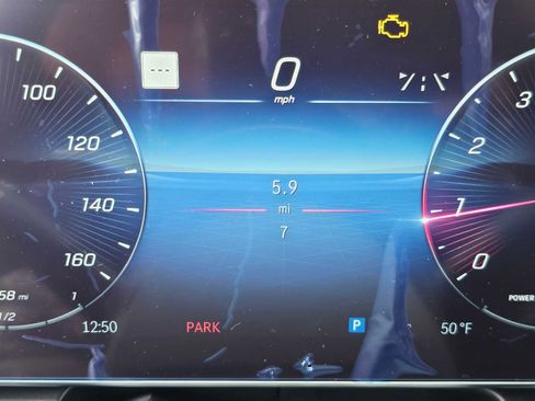 Used 2023 Mercedes-Benz GLC 300 4MATIC image 36