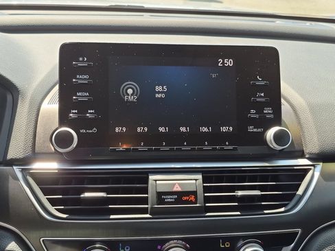 Used 2018 Honda Accord Hybrid image 18
