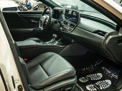 Used 2023 Lexus ES 300h w/ Premium Package FWD image 13