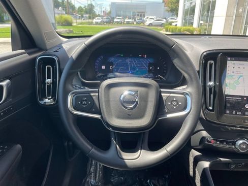 Used 2025 Volvo XC40 B5 Core AWD/4WD image 19