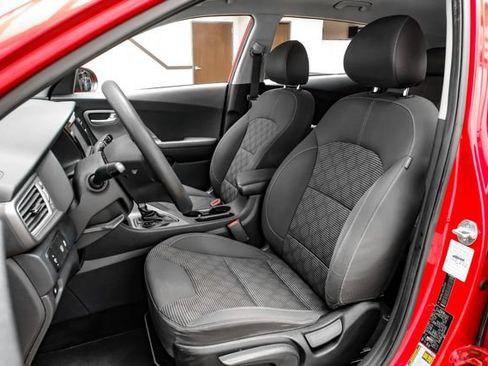 Used 2019 Kia Niro LX FWD image 32