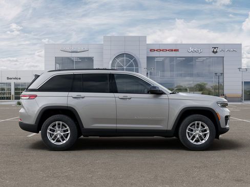 New 2025 Jeep Grand Cherokee Laredo X w/ Luxury Tech Group I AWD/4WD image 21