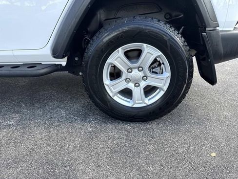 Used 2018 Jeep Wrangler Unlimited Sport S AWD/4WD image 11