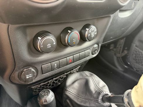 Used 2012 Jeep Wrangler Sport AWD/4WD image 24