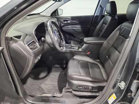 Used 2020 Chevrolet Equinox LT w/ Sport Edition image 4