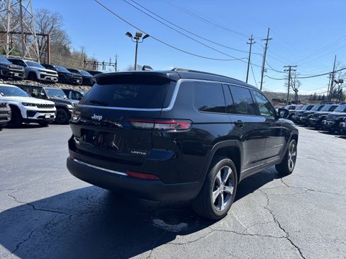 Used 2024 Jeep Grand Cherokee L Limited image 5