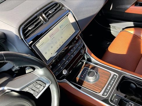 Used 2018 Jaguar XE Portfolio RWD image 31