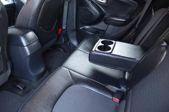 Used 2012 Hyundai Tucson GLS AWD/4WD image 25