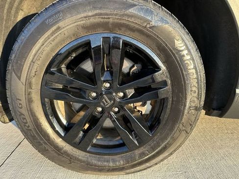 Used 2022 Ford Explorer XLT w/ Equipment Group 202A image 21