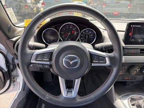 Used 2019 MAZDA MX-5 Miata Sport w/ I-ACTIVSENSE Sport Package RWD image 15