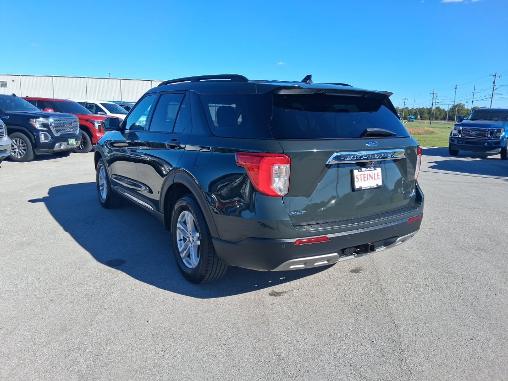 Used 2023 Ford Explorer XLT AWD/4WD image 7