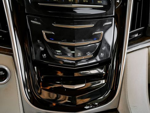 Used 2019 Cadillac Escalade ESV Premium Luxury image 26