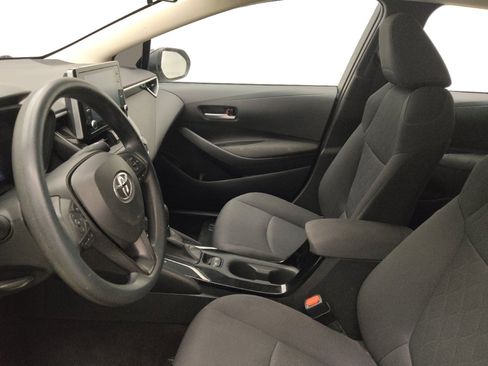 Used 2021 Toyota Corolla LE image 17