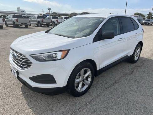 Used 2022 Ford Edge SE image 3