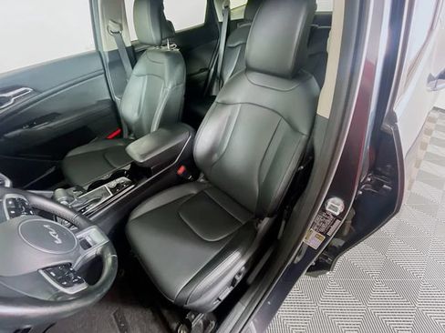 Used 2025 Kia Sportage EX FWD image 22