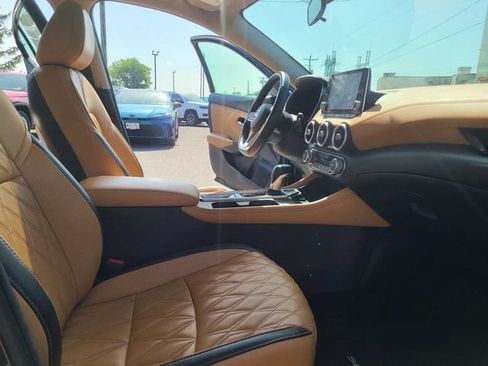 Used 2023 Nissan Sentra SV w/ SV Premium Package FWD image 18