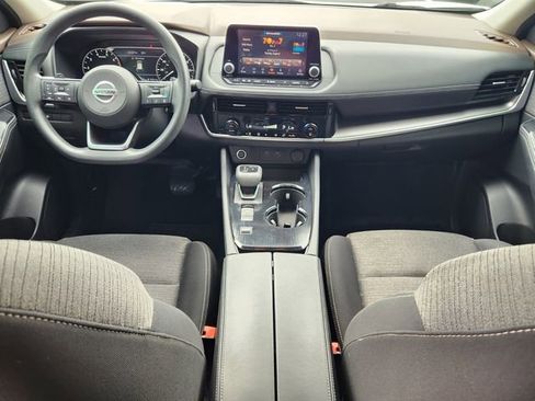 Used 2021 Nissan Rogue SV image 12