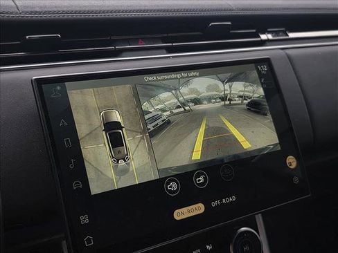 Used 2023 Land Rover Range Rover Long Wheelbase SE image 14