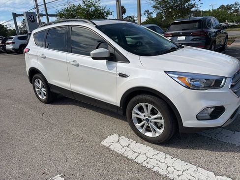 Used 2018 Ford Escape SE w/ SE Sync 3 Package image 19