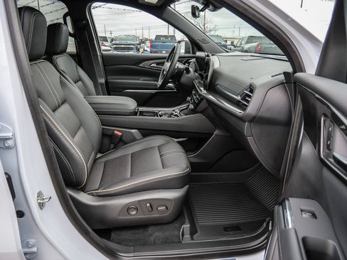 New 2026 Chevrolet Traverse High Country w/ LPO, Floor Liner Package FWD image 15