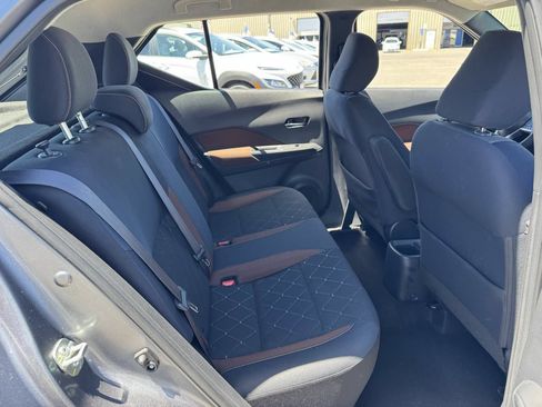 Used 2018 Nissan Kicks SR FWD image 16