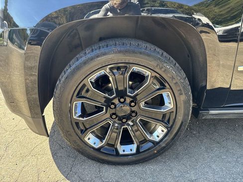 Used 2020 GMC Yukon Denali w/ Denali Ultimate Package image 10
