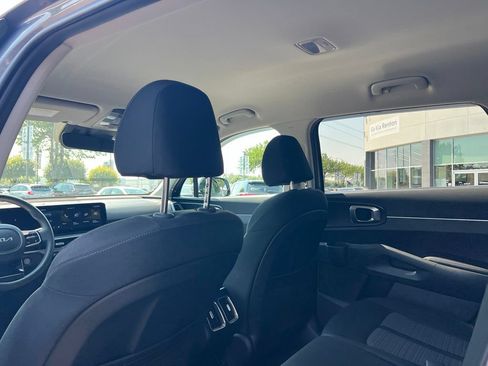 Certified 2025 Kia Sorento LX FWD image 13