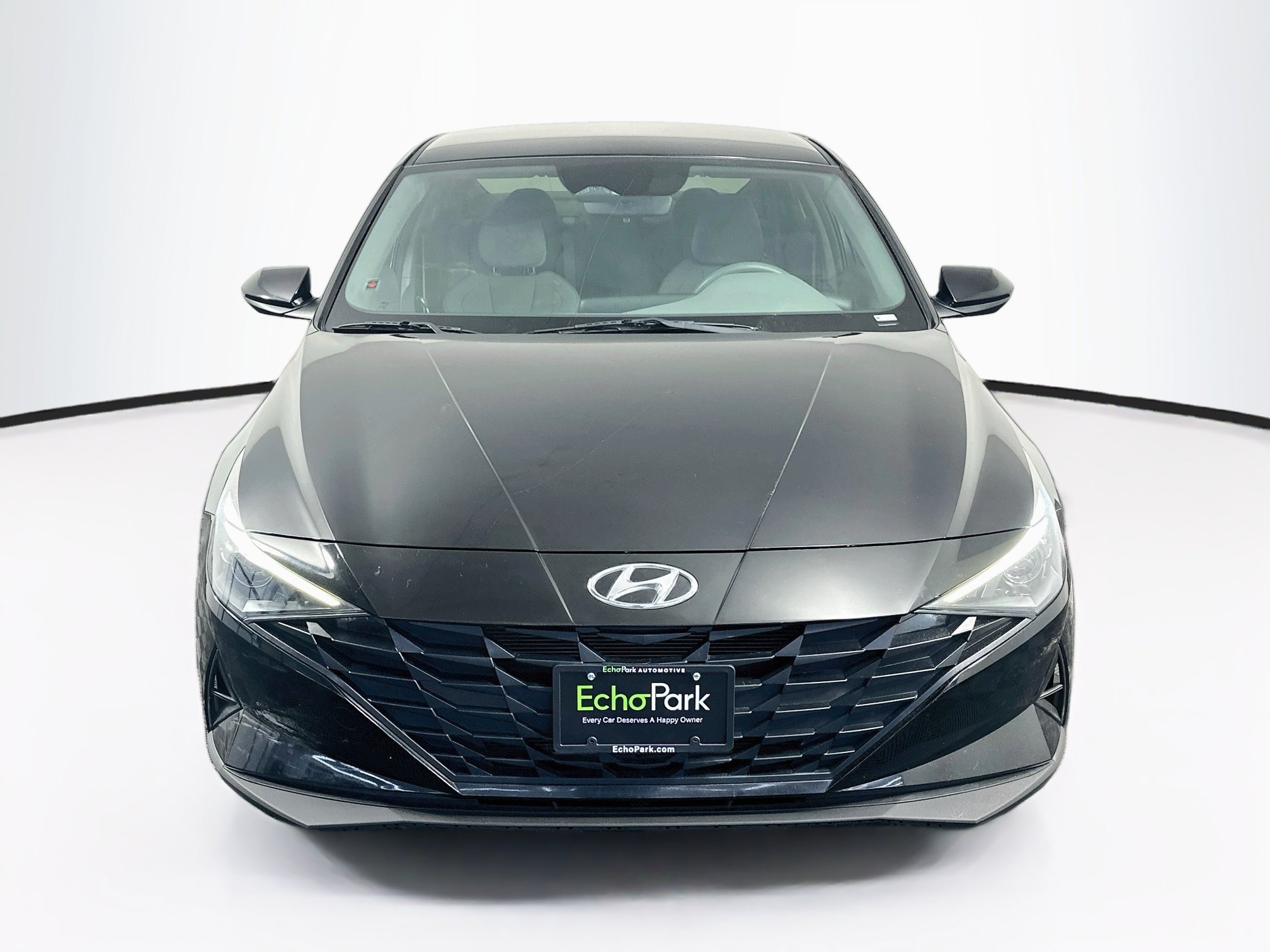 Used 2023 Hyundai Elantra SEL w/ Cargo Package FWD image 2
