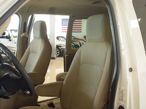 Used 2014 Ford E-350 and Econoline 350 XLT RWD image 62