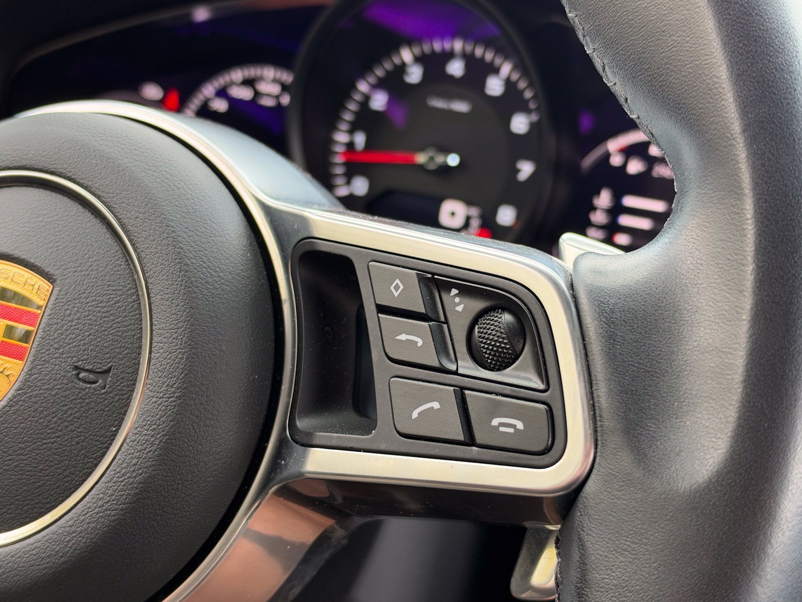Certified 2023 Porsche Cayenne AWD/4WD image 24
