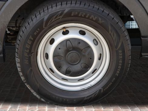 Used 2019 Ford Transit 250 Base image 30