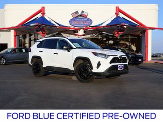 Used 2021 Toyota RAV4 LE FWD video 1