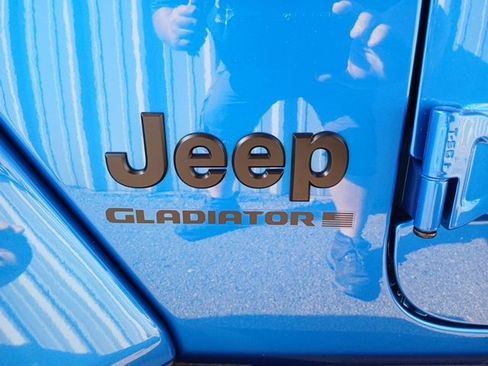 New 2025 Jeep Gladiator Sport S image 10