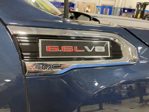 Used 2022 GMC Sierra 2500 SLE w/ SLE Value Package; AWD/4WD image 9